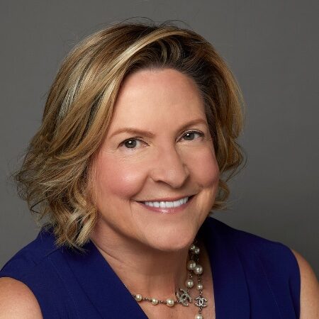 Deb McDermott - 2022 Giant Deb McDermott - 2022 Giant